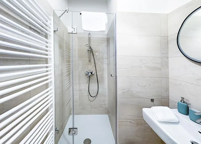 1 Bdr - Radiance, Near Schoenbrunn Palace
